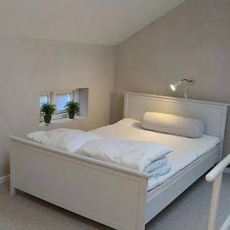 House I The Back House - Free Parking And Coziness Appartamento *