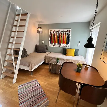 Apartment House I The Back House - Free Parking And Coziness *